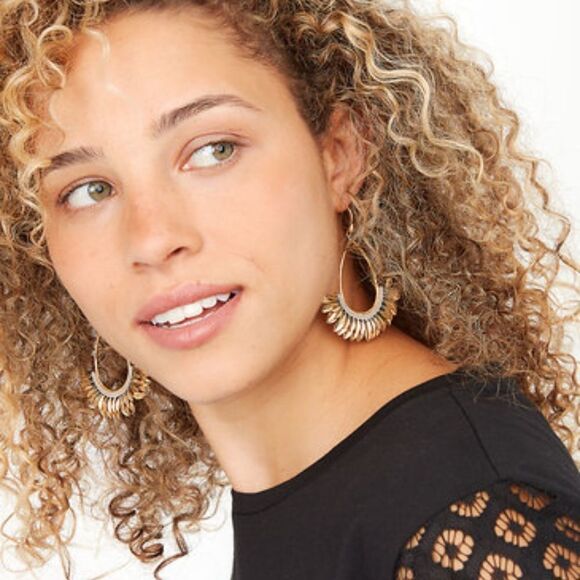 Stella & Dot Pegasus Statement Earrings Gold Feather - Picture 4 of 10